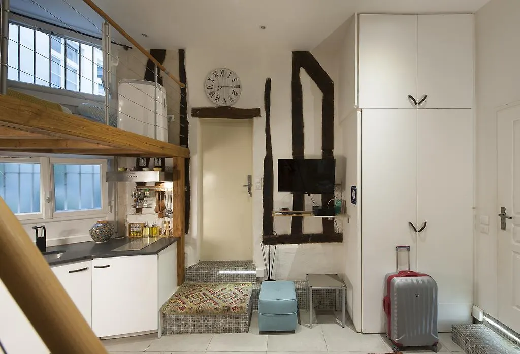 Saint Paul Apartment Paris